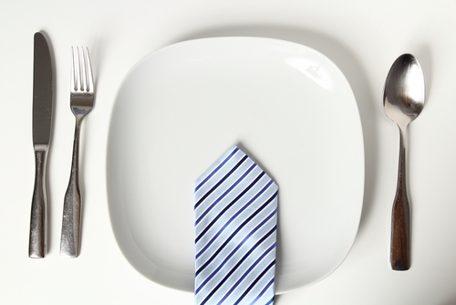 Qual a efetividade de almoçar na reunião?
