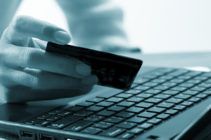 O e-commerce e o cartão de débito: 4 motivos para usar