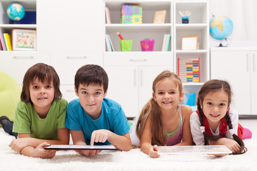 Quais os limites de uso da tecnologia, dentro e fora das escolas?