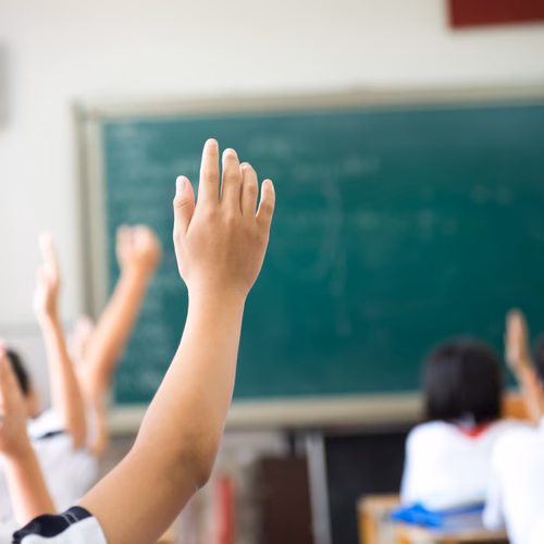Professor: as dificuldades para utilizar a tecnologia dentro da sala de aula das escolas públicas brasileiras