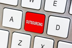 Figura - IT Outsourcing: The unreasonable strategy of traditional providers