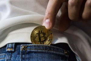 Figura - Criptomoedas: da suspeita à cobiça