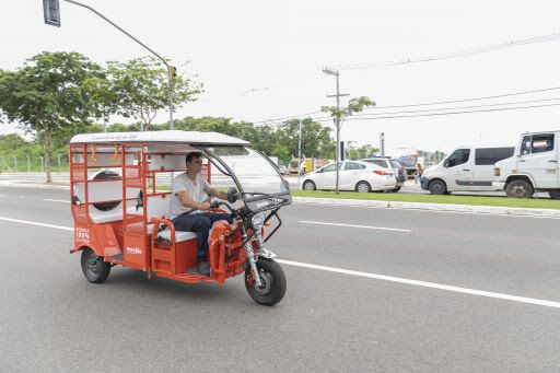 Uber e Movida lançam viagens de Tuk-Tuk em Vitória